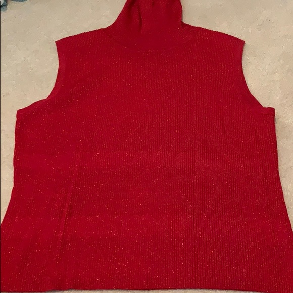 Tops - Red shimmery turtle neck tank top